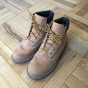 Timberland classic boots women US 6